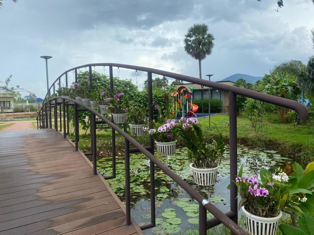 Ganesha Kampot Resort Luaran gambar